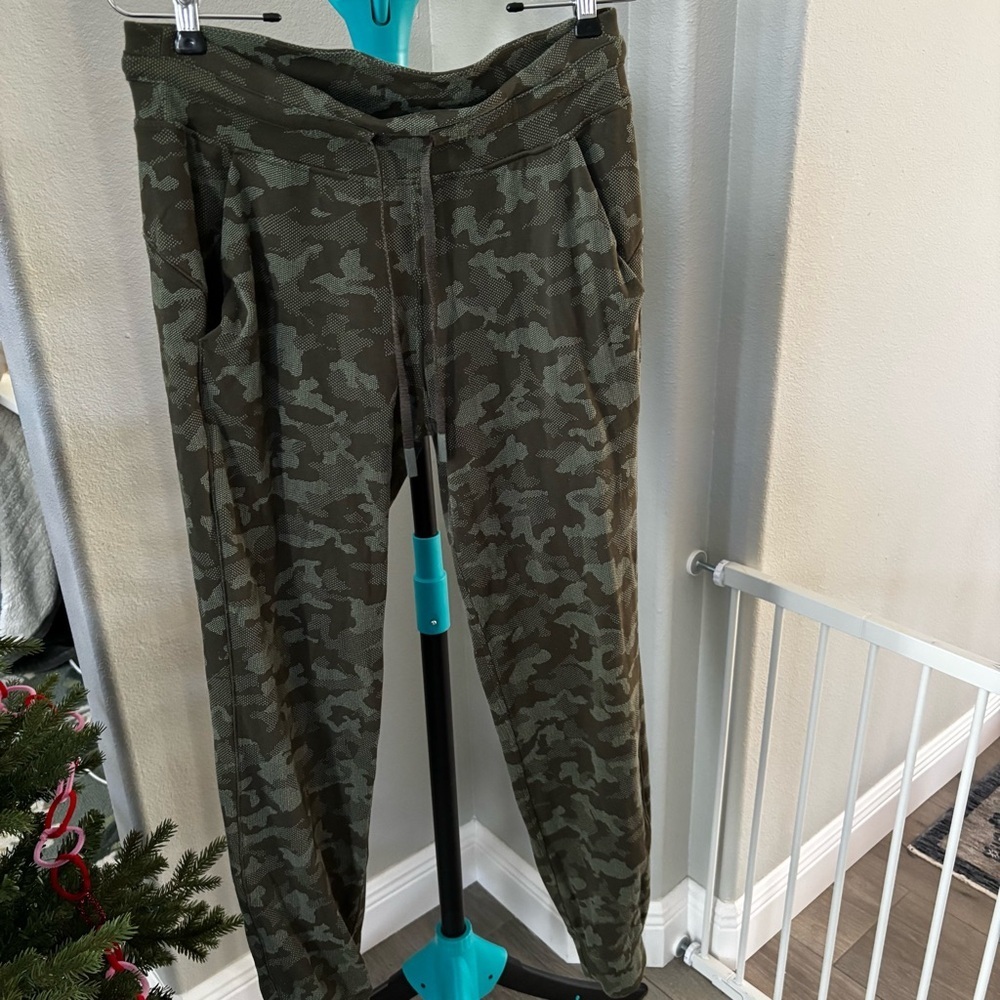 lululemon ready to rulu jogger camo dark olive